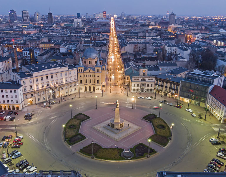 widok z góry na plac w Łodzi